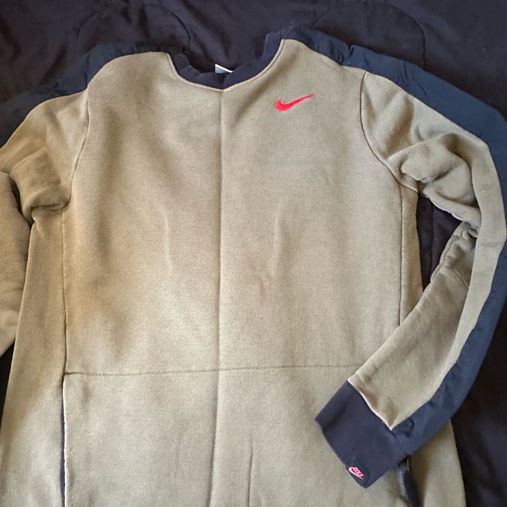 nike crewneck